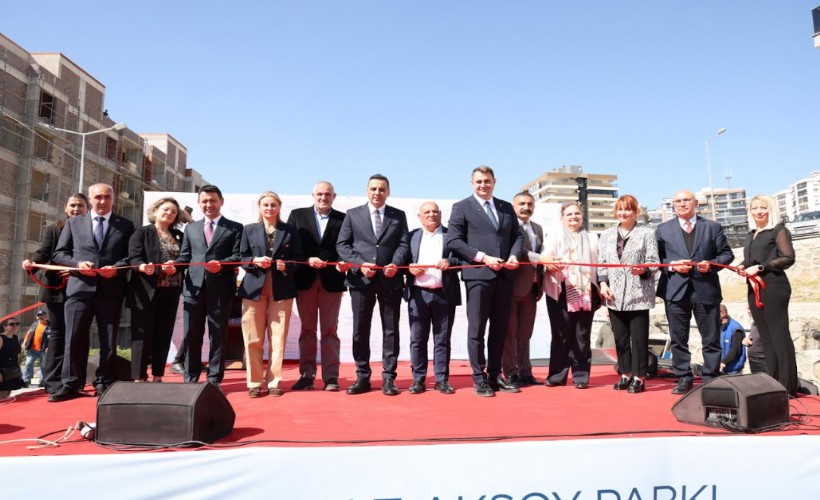 Çiğli’de Yılmaz Aksoy Parkı coşkulu törenle açıldı