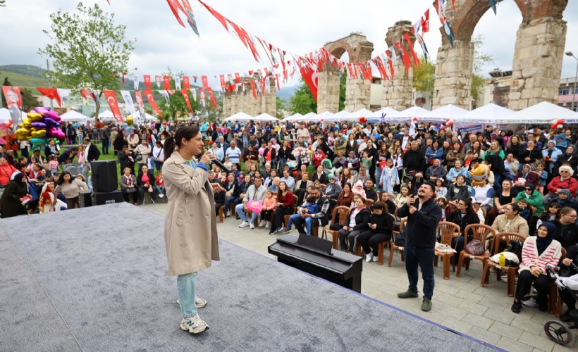 Efes Selçuk'ta 23 Nisan coşkusu: Çocuklar bayramı şenlikle kutladı