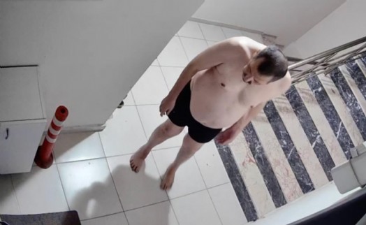 Evini yaktı nezarethanede fenalaştı hastanede öldü