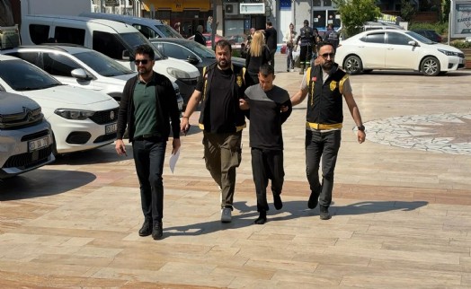 Firari hükümlü çorapla kaçmaya çalıştı yakayı ele verdi!