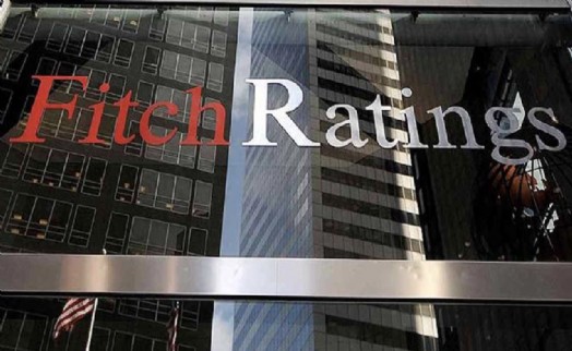 Fitch, Türkiye'nin kredi görünümünü pozitiften durağana çevirdi
