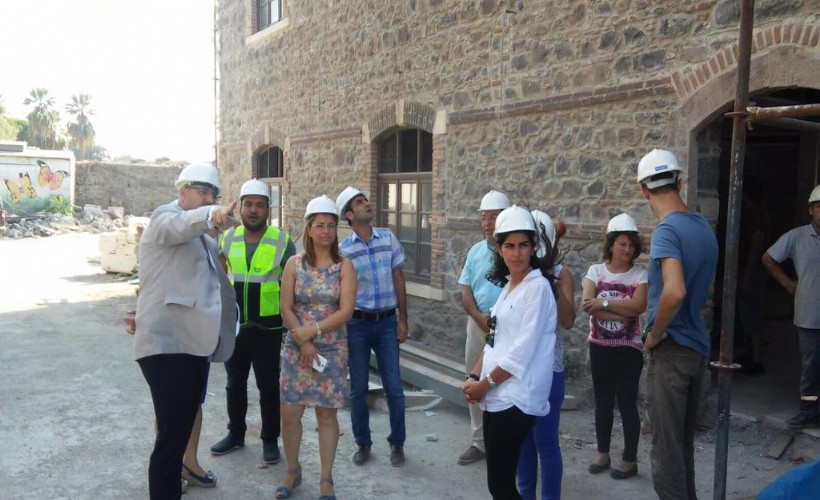 Gökce 'meslek fabrikası'nın dönüşümünü anlattı: 'Ellerinden alınması İzmirlileri yaralıyor'