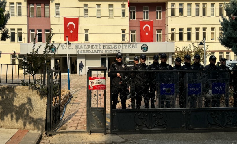 Halfeti Belediyesi'ne operasyon: 47 gözaltı
