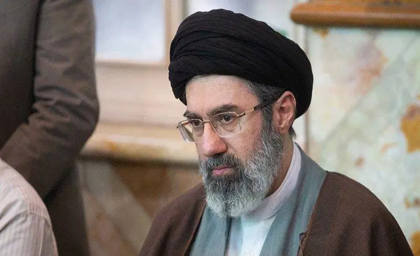 Hamaney’den ABD ve İsrail’e rest: Yeni yenilgiler yaşatacağız