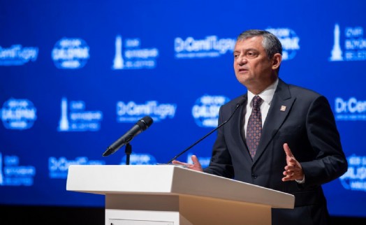 İlçe başkanları toplantısında Özel'den kritik karar: İzmirli olma ve saha performansı kriteri geldi