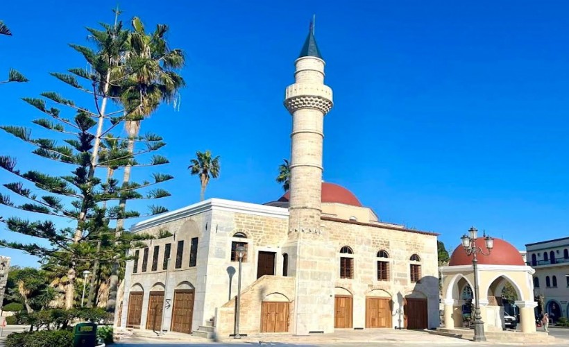 İstanköy'ün simgesi İbrahim Efendi yeniden ayağa kalktı