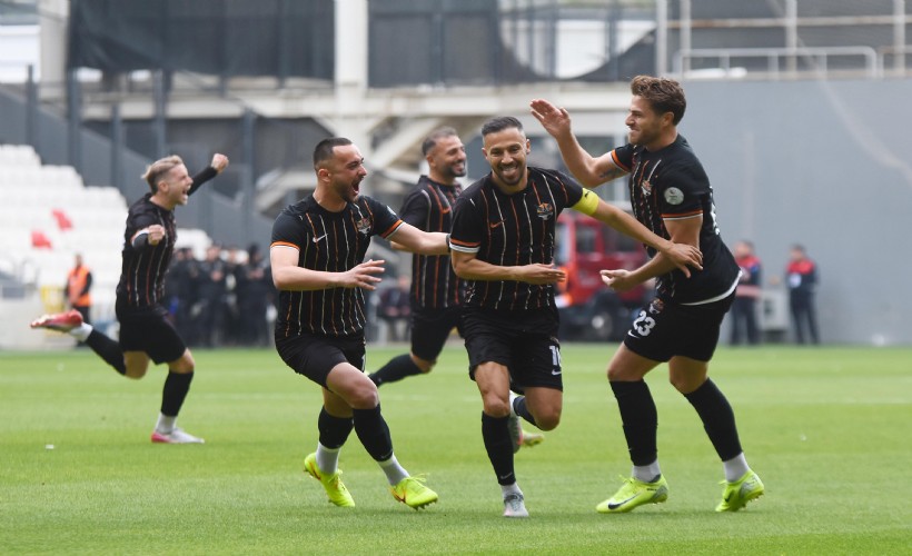 İzmir Çoruhlu FK kurtuluş arıyor