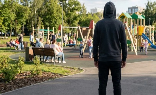 İzmir'deki parkta dehşet! 2 yaşındaki çocuk boğazından bıçaklandı!