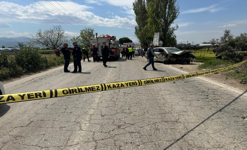 İzmir'de feci kaza: 1 ölü 3 yaralı... Kazaya neden olan sürücü kaçtı!