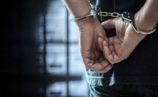 İzmir'de uyuşturucu operasyonu; 1 sokak satıcısı tutuklandı!