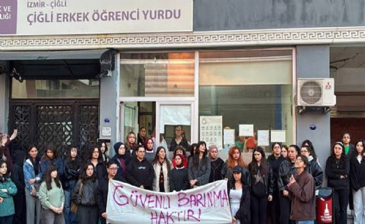İzmir'deki öğrencilerden yurt yönetimine tepki: 'Şikayet eden öğrenciler hedef aliniyor'