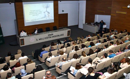 İzmir'de Yeşilay İzmir sağlıklı yaşam ligi projesi kapsamında rehber öğretmen eğitimi gerçekleştirildi