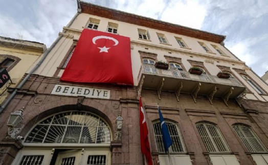 İzmir’de iki ilçe belediyesinde SDT için imzalar atıldı