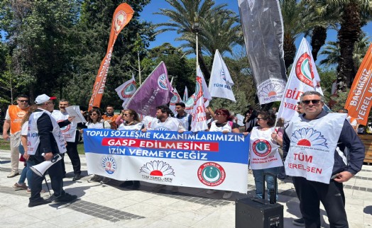 İzmir'de memurlardan CHP il binası önünde eylem!