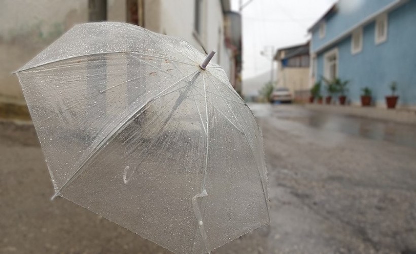 İzmir’e sağanak geliyor! O ilçelerde yağış etkili olacak