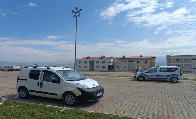 İzmir'de vahşet: Kadın başından vurularak öldürüldü!