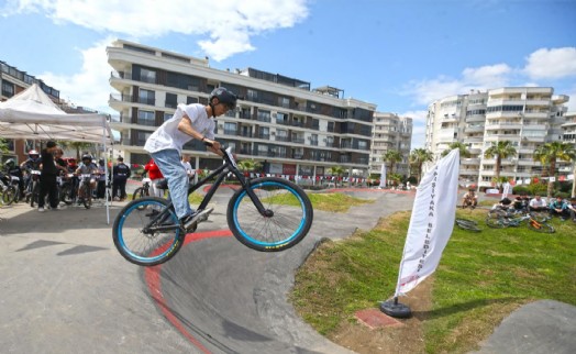 Karşıyaka'da heyecan dolu pump track yarışı!