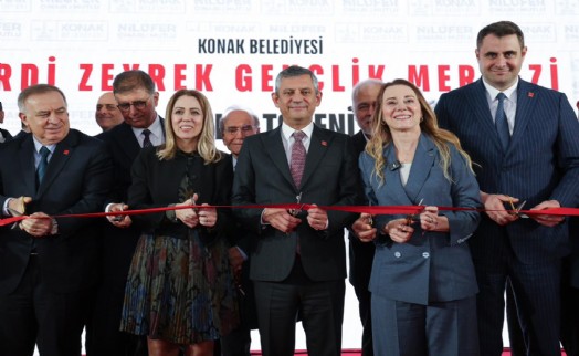 Konak’ta ‘Özel’ açılış!