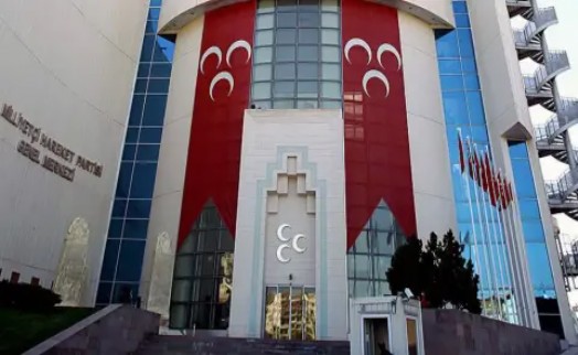 MHP'de İstanbul depremi! Tüm il ve ilçe teşkilatları feshedildi