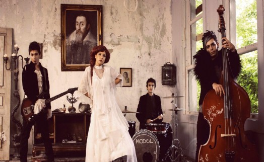 Model grubu geri dönüyor: İlk konser İzmir'de!