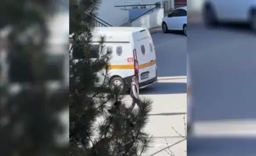 Okul tuvaletinde silah ve tehdit notu bulundu