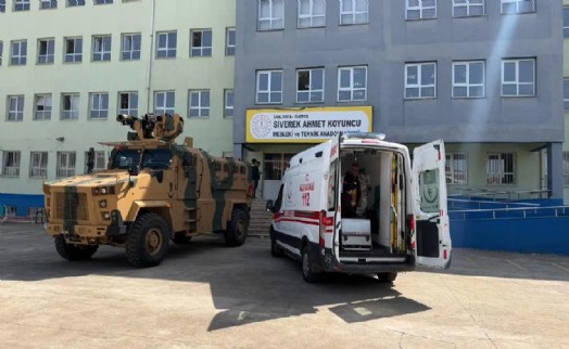 Okula silahla giren saldırgan rastgele ateş açtı: Yaralılar var!