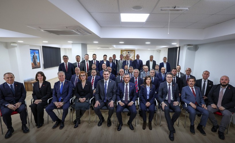 Özel'den ilçe başkanları toplantısında 'mutlak butlan' çıkışı: Bu işi bir kaç kişi dillendiriyor onlara itibar etmeyin