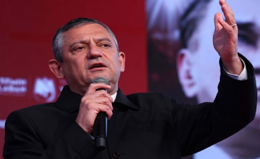Özgür Özel: Normal bir siyasi parti kaldırdığımız yükün 10'da birinde ezilir