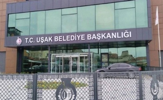 Uşak Belediyesi'ne yönelik operasyonda gözaltına alınan 29 kişi adliyeye sevk edildi