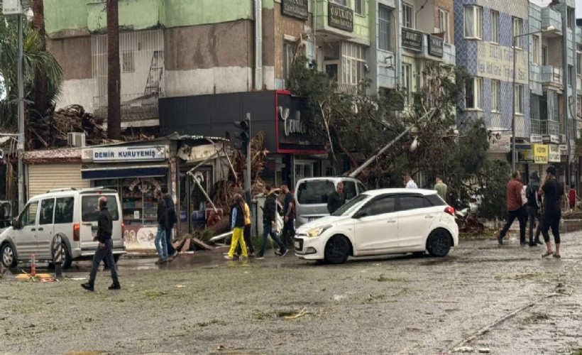 'Süper Hücre' fırtınası iki ili vurdu: 1 ölü 51 yaralı! 39 okulda eğitime ara verildi