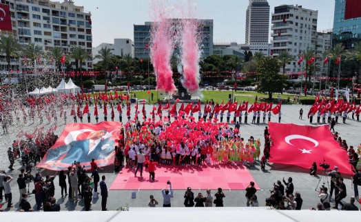 19 Mayıs İzmir'de coşkuyla kutlanacak