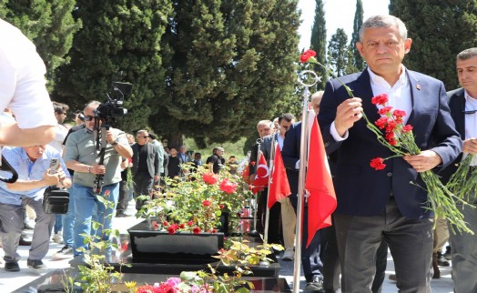 12 yıldır dinmeyen acı: 301 maden şehidi Soma'da karanfillerle anıldı