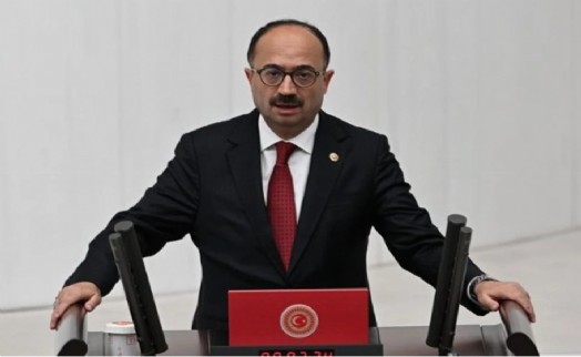 AK Partili vekil köpeklere ve hayvanseverlere açtı ağzını yumdu gözünü!