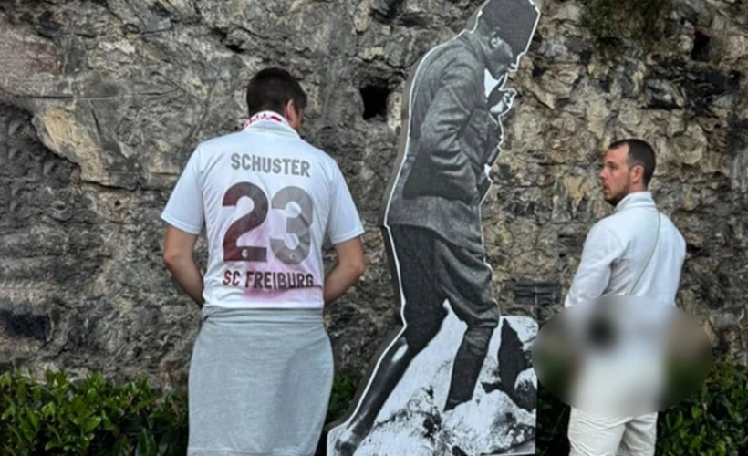Alman taraftardan Dolmabahçe'de Ata'ya büyük saygısızlık!