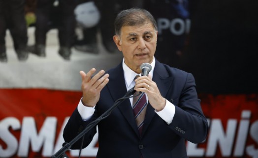 Başkan Tugay: 1 milyar doları bulan kredi 2 senedir imza bekliyor