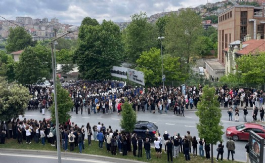 Öğrencilerin direnişi sonuç verdi: Bilgi Üniversitesi kararı geri çekildi!