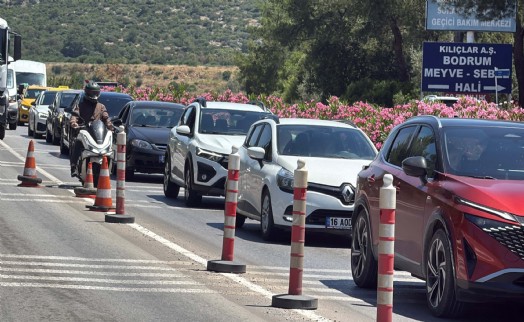 Bodrum'a bayram tatili akını; 150 bin araçla 500 bin kişi geldi