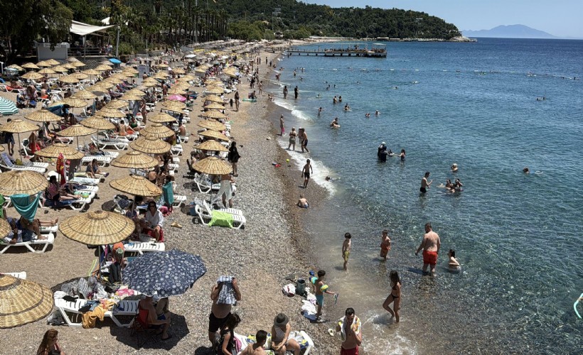 Bodrum'da sahillerde Kurban Bayramı'nın 3'üncü gününde hareketlilik sürüyor