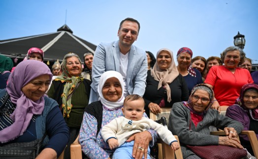 Bornova'da Anneler Günü'nde duygu dolu kutlama!