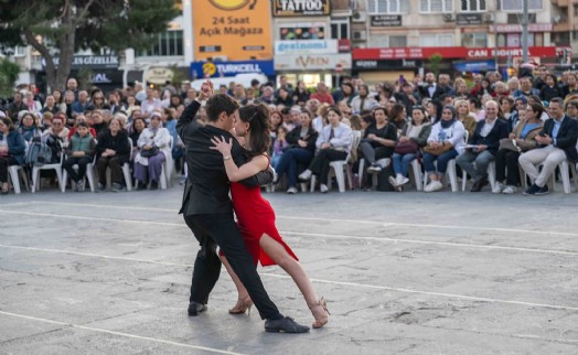 Bornova'da Dünya Dans Günü Kutlaması