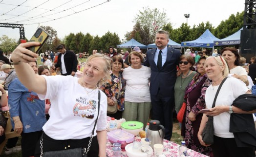 Buca Gölet'te Anneler Günü coşkusu