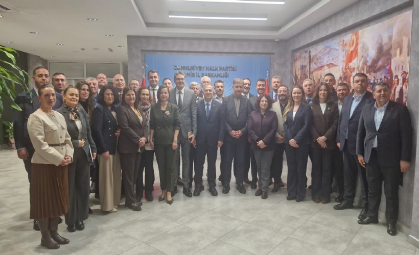 CHP İzmir örgütünden Özgür Özel'e 'tam destek' deklarasyonu