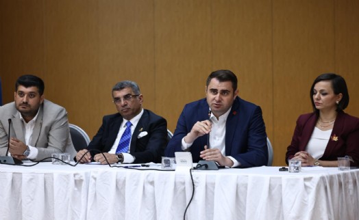 CHP heyetinden Karabağlar'da saha mesaisi: Seçim sandığı gelene kadar mücadeleyi sürdüreceğiz!