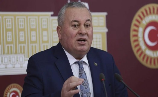 CHP'li vekilden Kılıçdaroğlu'na 'ihraç' tepkisi: 'Atmazsanız adam değilsiniz'