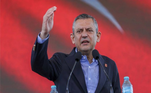 CHP lideri Özel'den 1 Mayıs mesajı: Ya onurlu bir yaşam, ya bu kara düzen