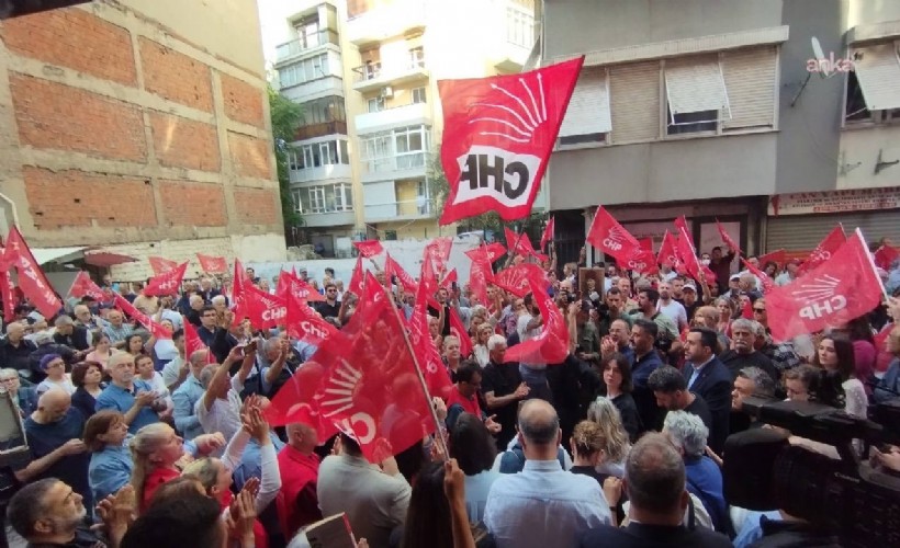 CHP'nin İzmir çağrısına binlerce kişi katıldı: 'Kalplerimize kayyım atayacak halleri yok'
