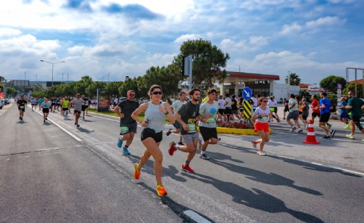 Çeşme Yarı Maratonu'na 43 ülkeden 3 bin 450 sporcu katılacak