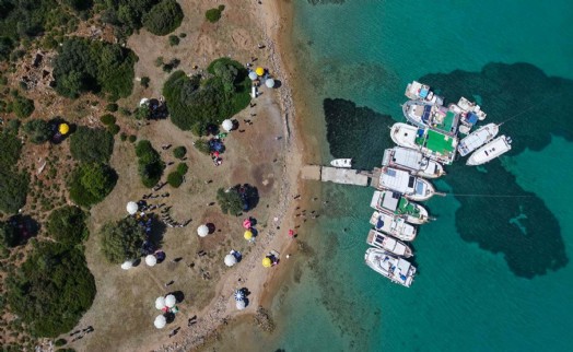 Çeşme'nin unutulan Hıdırellez geleneği Yassıada'da geri döndü