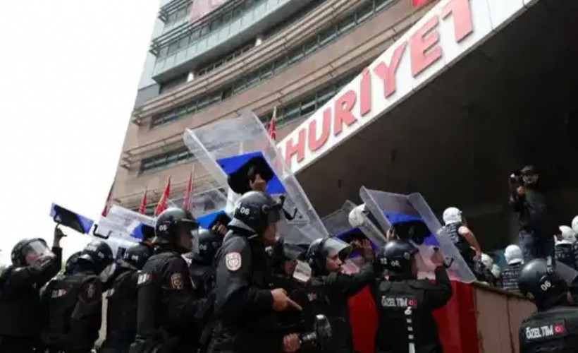 Dünya ajansları Ankara'yı böyle duyurdu: CHP Genel Merkezi'nde gazlı müdahale