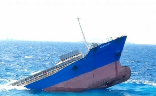Ege'de mürettebatı Türklerden oluşan gemi battı